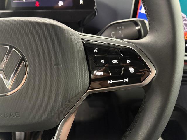 Photo of 2025 Opal White Pearl Effect Volkswagen ID.4