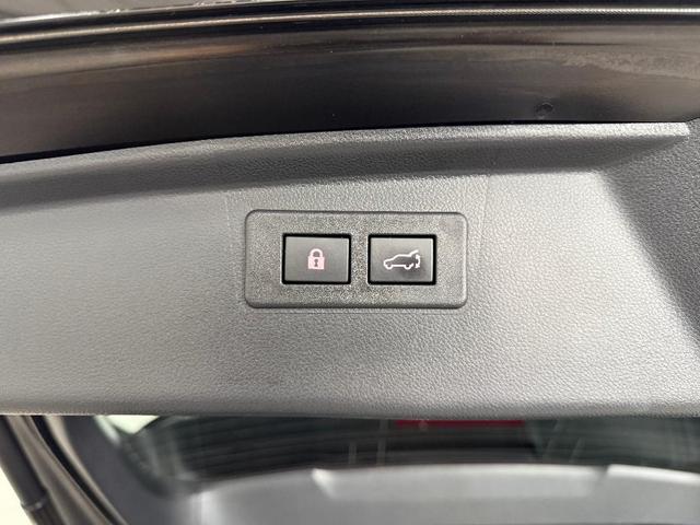 Photo of 2021 Crystal Black Silica Subaru Outback