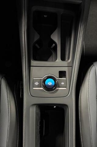 Photo of 2025 Opal White Pearl Effect Volkswagen Tiguan