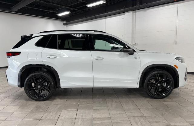 Photo of 2025 Opal White Pearl Effect Volkswagen Tiguan