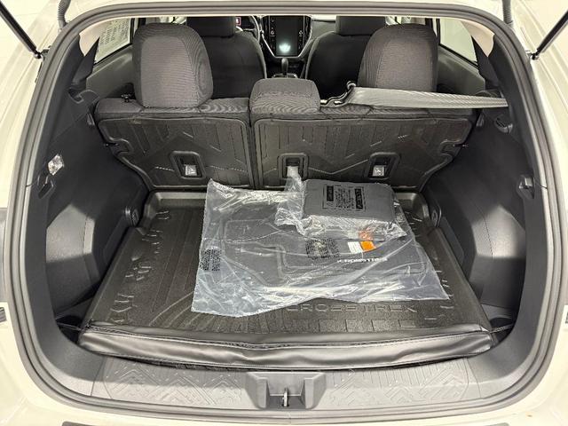 Photo of 2025 White Pearl Subaru Crosstrek