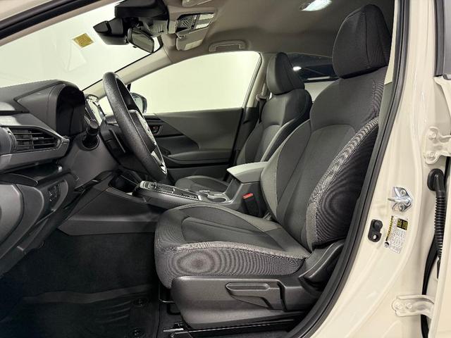 Photo of 2025 White Pearl Subaru Crosstrek