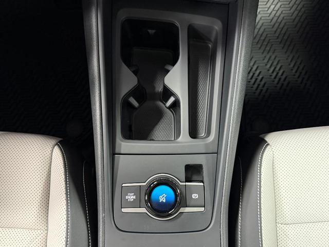 Photo of 2025 Pure White Volkswagen Tiguan