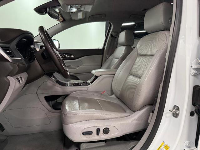 Photo of 2023 Summit White GMC Acadia