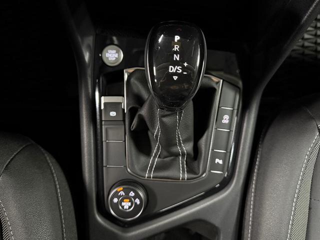Photo of 2025 Cornflower Blue W/Black Roof Volkswagen Taos