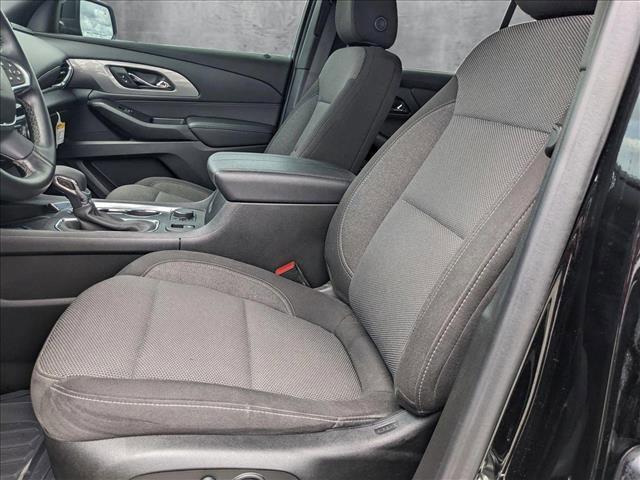 Photo of 2023 Mosaic Black Metallic Chevrolet Traverse