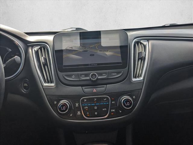 Photo of 2018 Summit White Chevrolet Malibu