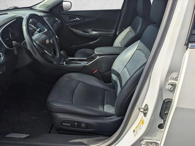 Photo of 2018 Summit White Chevrolet Malibu