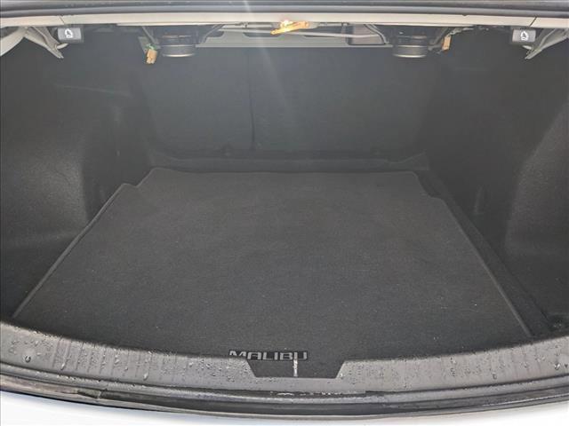 Photo of 2018 Summit White Chevrolet Malibu