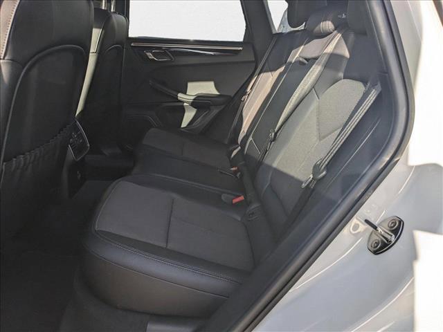 Photo of 2022 White Porsche Macan