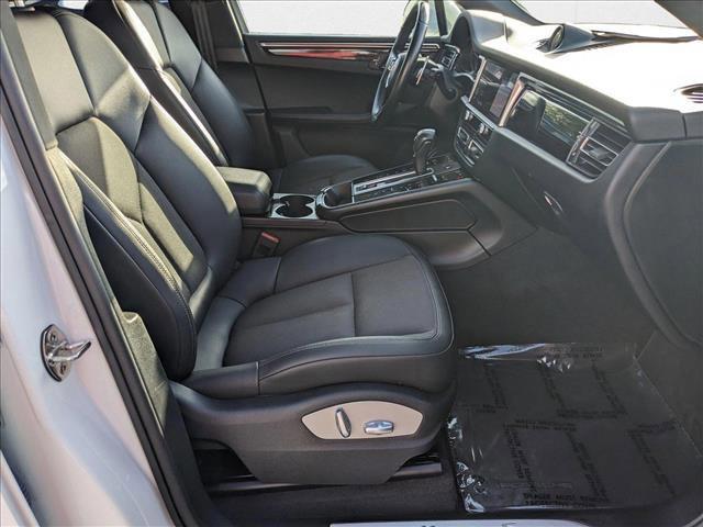 Photo of 2022 White Porsche Macan