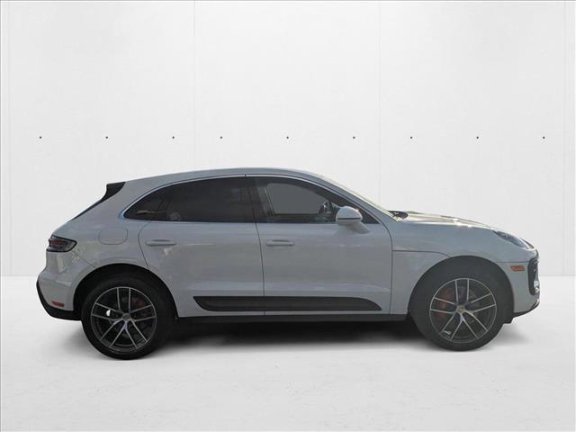 Photo of 2022 White Porsche Macan