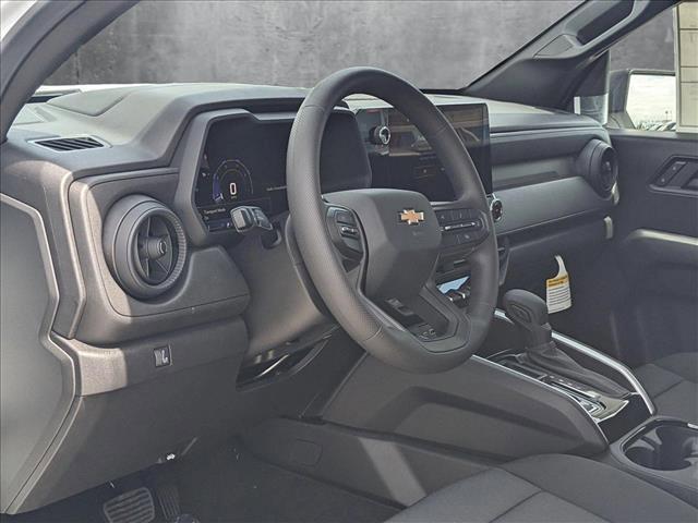 Photo of 2025 Summit White Chevrolet Colorado