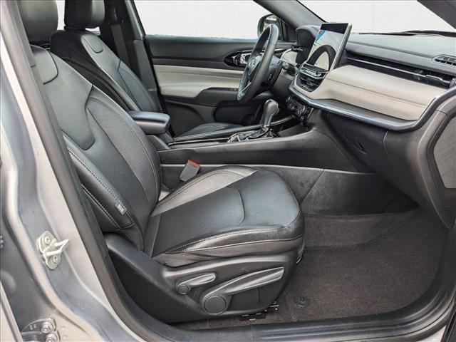 Photo of 2023 Billet Silver Metallic Clearcoat Jeep Compass