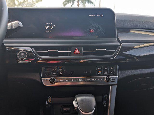 Photo of 2024 Pluton Blue/Black Roof Kia Seltos