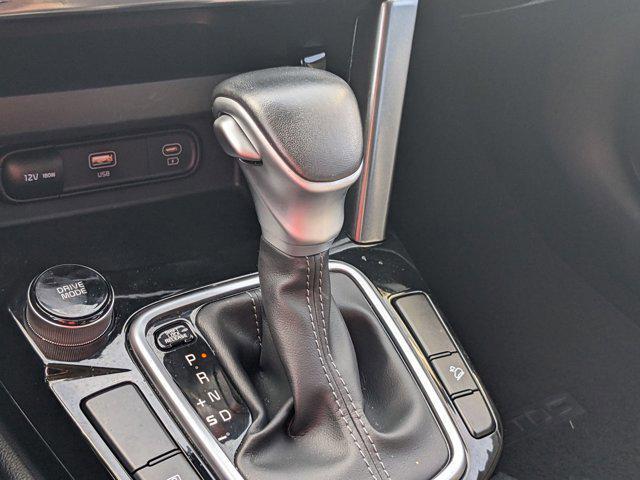 Photo of 2024 Pluton Blue/Black Roof Kia Seltos