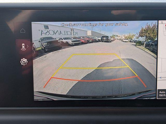 Photo of 2024 Pluton Blue/Black Roof Kia Seltos