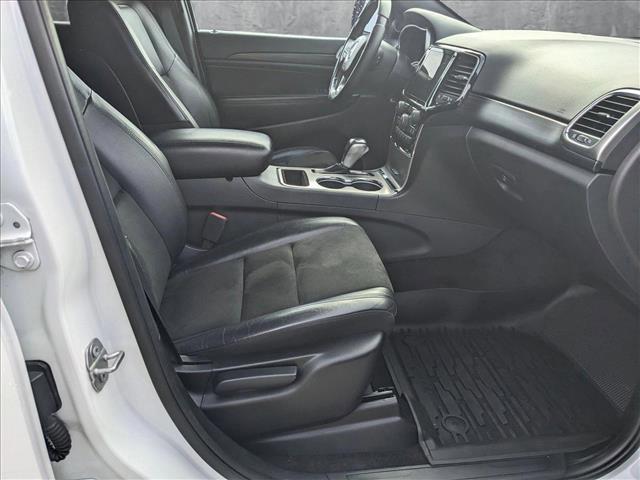 Photo of 2019 Bright White Clearcoat Jeep Grand Cherokee