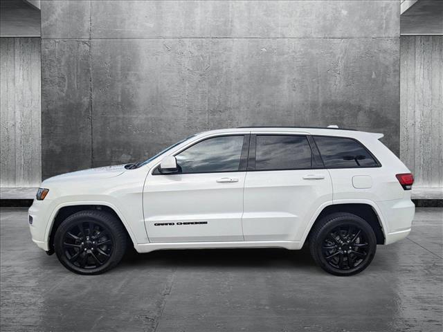 Photo of 2019 Bright White Clearcoat Jeep Grand Cherokee