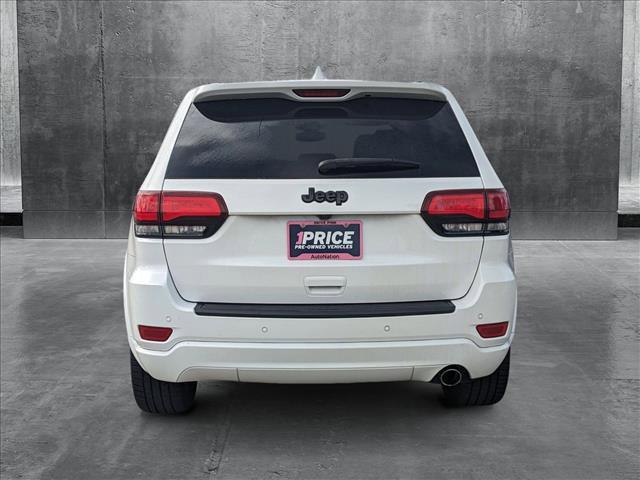 Photo of 2019 Bright White Clearcoat Jeep Grand Cherokee