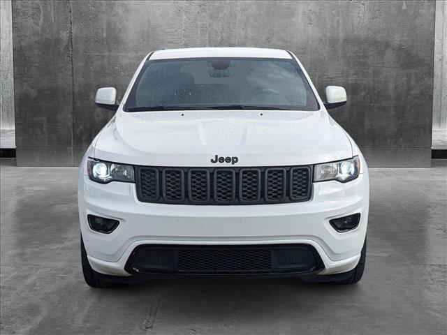 Photo of 2019 Bright White Clearcoat Jeep Grand Cherokee