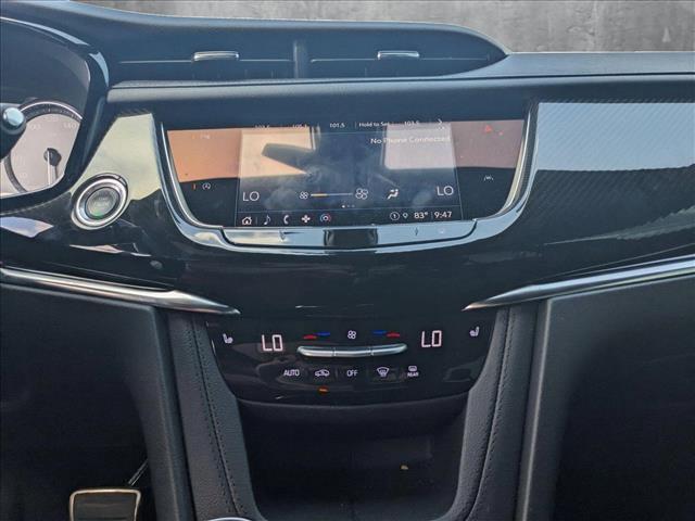 Photo of 2022 Crystal White Tricoat Cadillac XT6