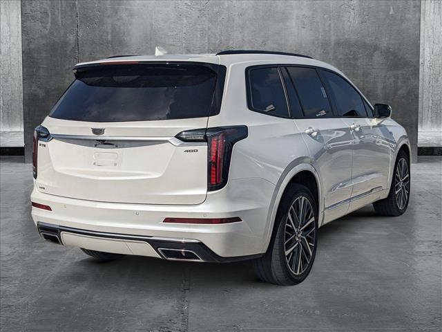 Photo of 2022 Crystal White Tricoat Cadillac XT6