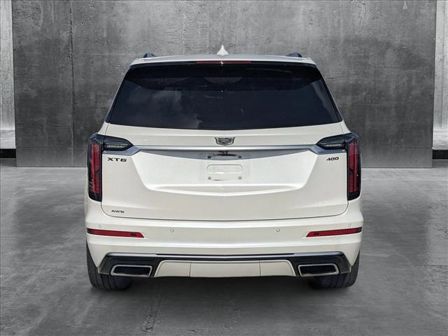 Photo of 2022 Crystal White Tricoat Cadillac XT6