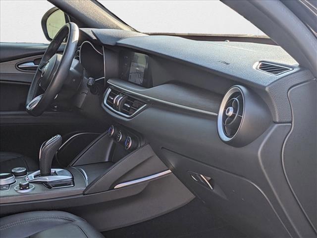 Photo of 2022 Vulcano Black Metallic Alfa Romeo Stelvio