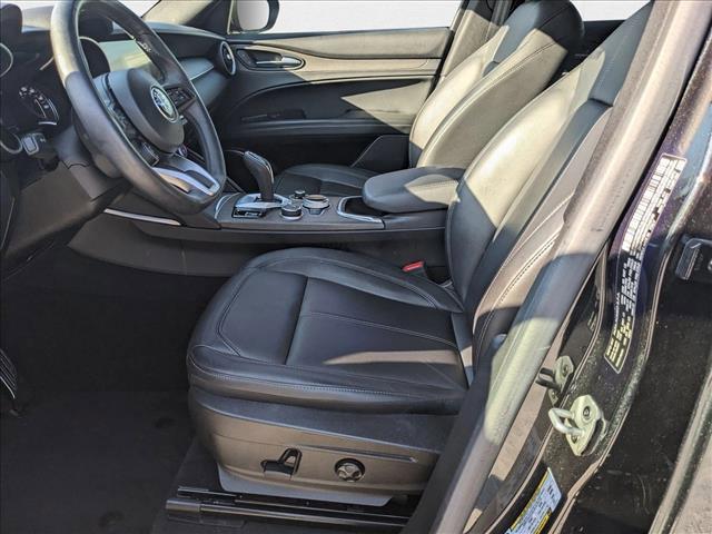 Photo of 2022 Vulcano Black Metallic Alfa Romeo Stelvio