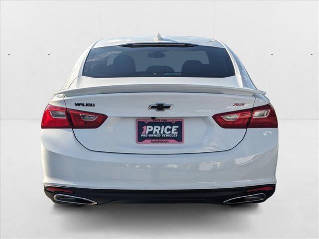 Photo of 2022 Summit White Chevrolet Malibu