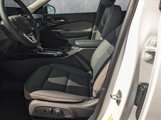 Photo of 2025 Summit White Chevrolet Trax