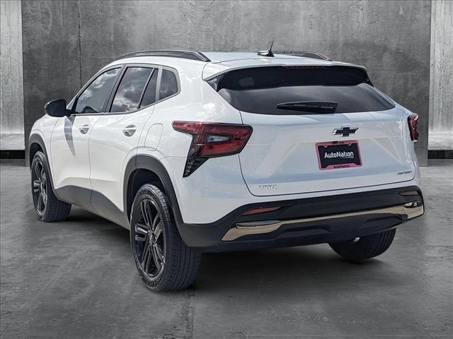 Photo of 2025 Summit White Chevrolet Trax