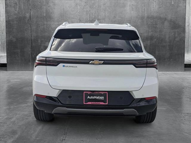Photo of 2025 Summit White Chevrolet Equinox EV