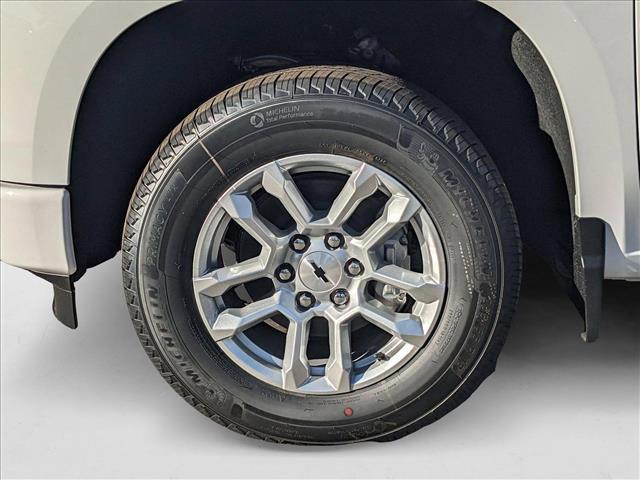 Photo of 2025 Summit White Chevrolet Silverado 1500