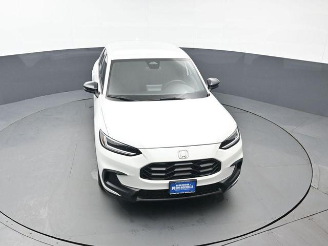 Photo of 2023 Platinum White Pearl Honda HR-V