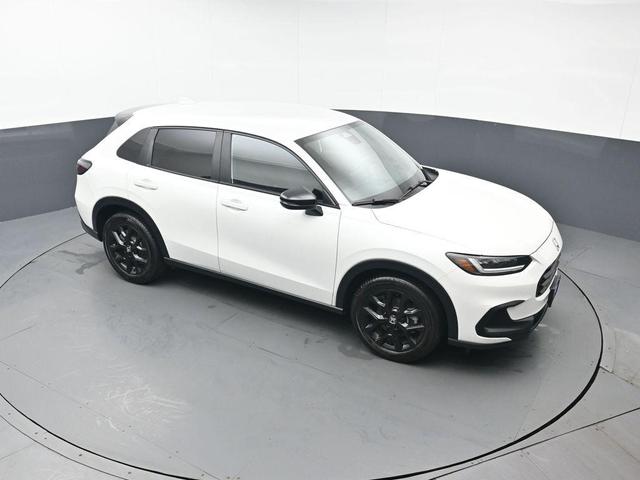 Photo of 2023 Platinum White Pearl Honda HR-V