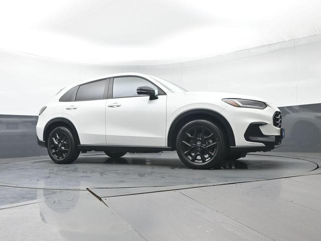 Photo of 2023 Platinum White Pearl Honda HR-V