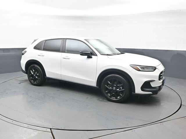 Photo of 2023 Platinum White Pearl Honda HR-V