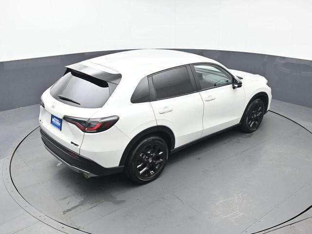 Photo of 2023 Platinum White Pearl Honda HR-V