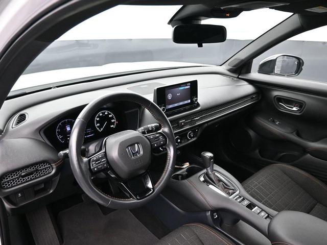 Photo of 2023 Platinum White Pearl Honda HR-V