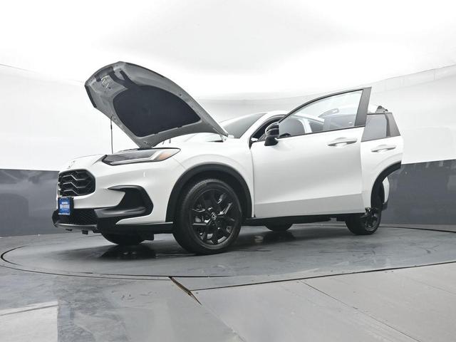 Photo of 2023 Platinum White Pearl Honda HR-V