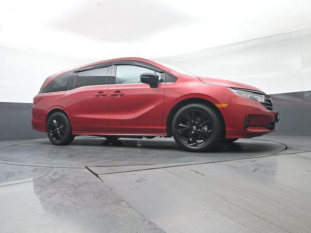 Photo of 2024 Radiant Red Metallic II Honda Odyssey