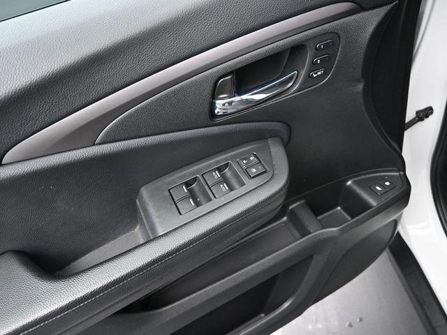 Photo of 2022 Platinum White Pearl Honda Pilot