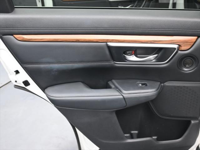 Photo of 2022 Platinum White Pearl Honda CR-V