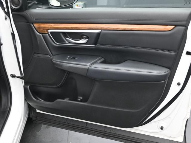 Photo of 2022 Platinum White Pearl Honda CR-V
