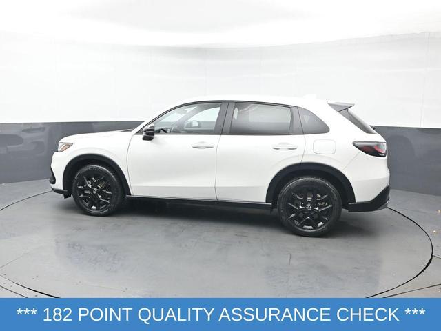 Photo of 2023 Platinum White Pearl Honda HR-V