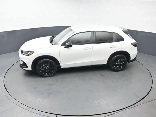Photo of 2023 Platinum White Pearl Honda HR-V
