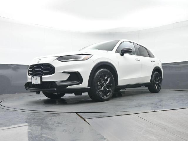 Photo of 2023 Platinum White Pearl Honda HR-V