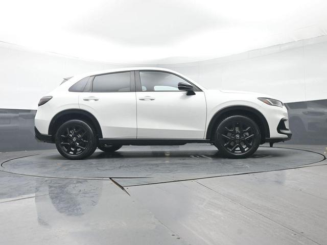 Photo of 2023 Platinum White Pearl Honda HR-V